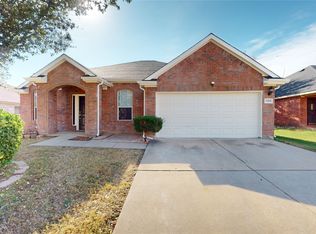 7120 Lake Hawkins Dr, Arlington, TX 76002