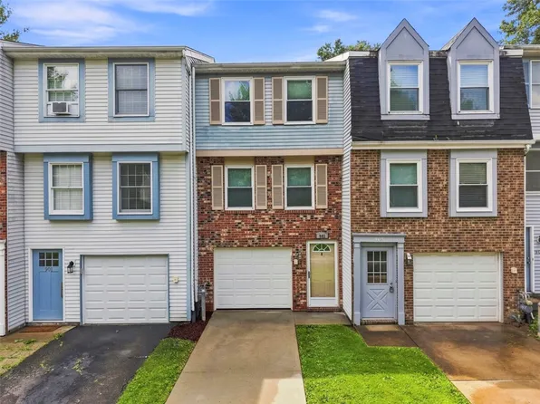 902 Lynwood Ct, Cranberry Township, PA 16066