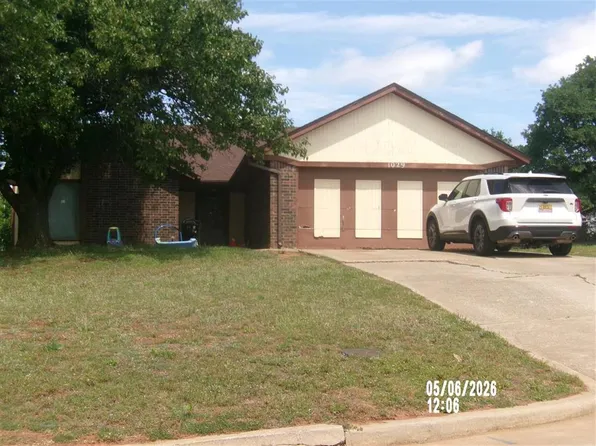 1029 Oak Hill Dr, Midwest City, OK 73110