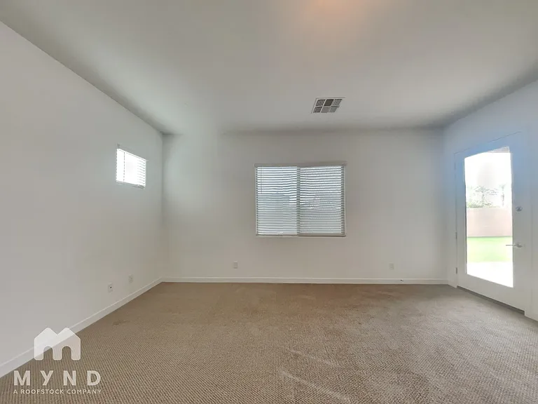 9917 E Thistle Ave — Photo 11