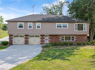 988 E Turkeyfoot Lake Rd, Akron, OH 44312