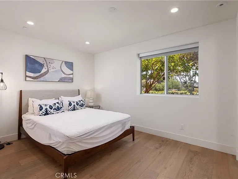 3920 Coast Hwy E — Photo 5