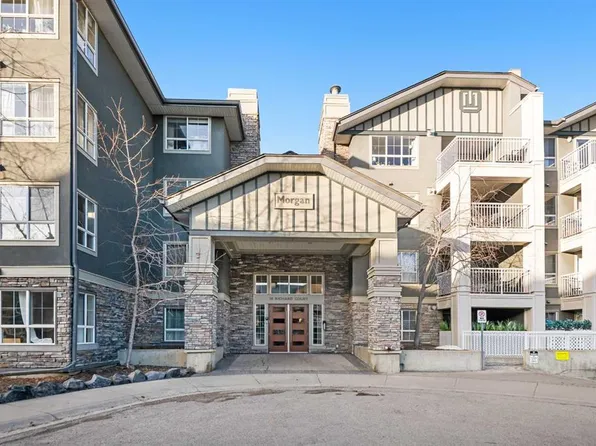 35 E Richard Ct SW #456, Calgary, AB T3E 7N9