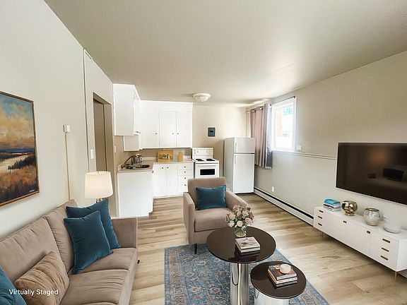 5th image of 1544 Alexandra St