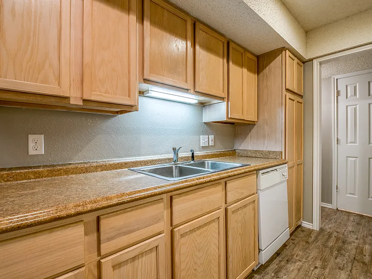 5302 Kenosha Ave — Photo 36