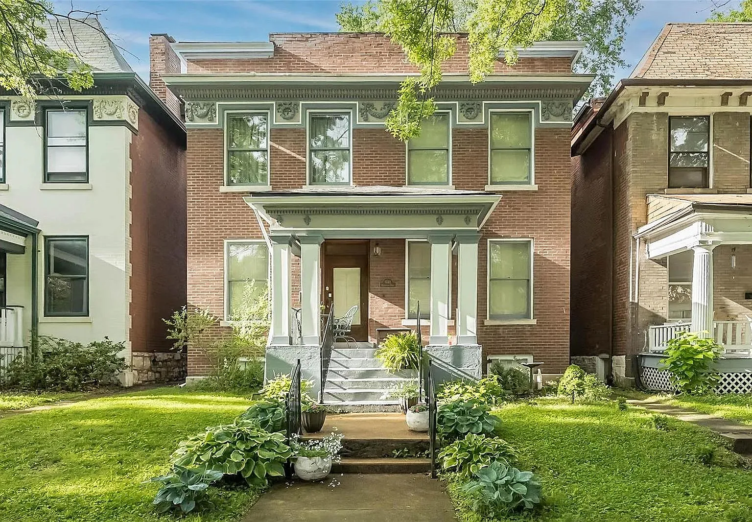 4 bed, 2001 sqft, $5,000 — Photo 1