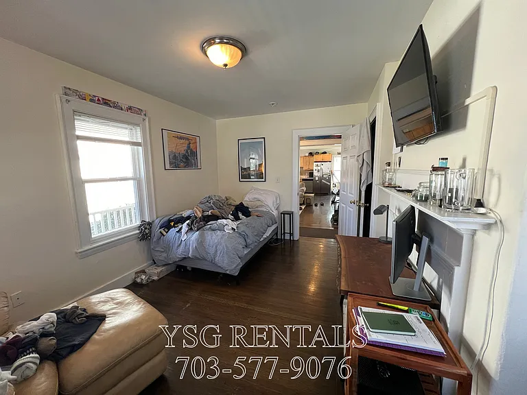 237 Everett St #237 — Photo 7