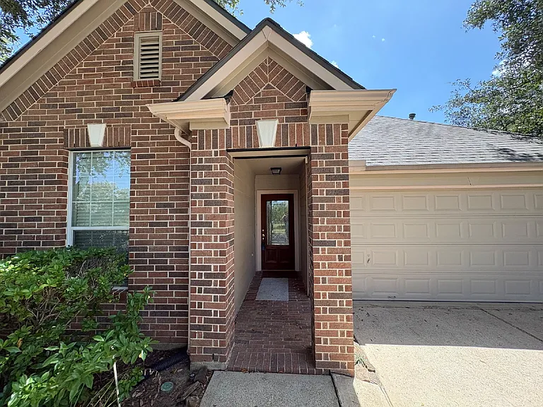 18703 River Meadows Rd — Photo 3