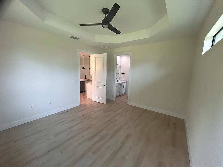 3968 Dominic St — Photo 10