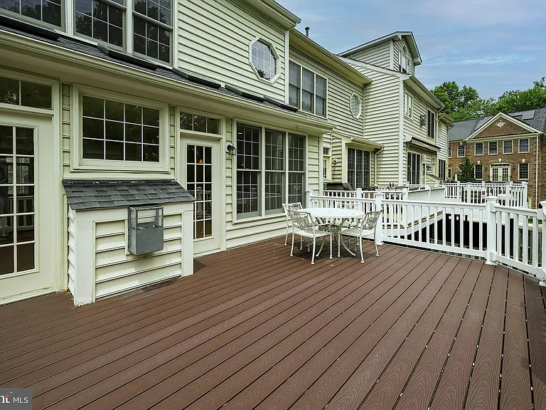 1156 Regal Oak Dr — Photo 30