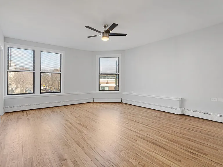 1625 W Howard St — Photo 15