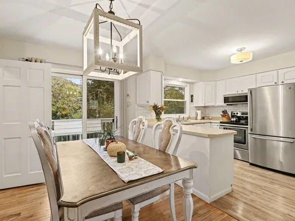 324 Fairlane Dr, Traverse City, MI 49684