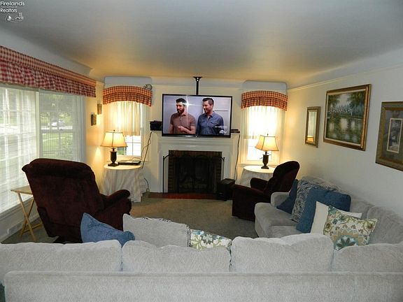 5th image of 1615 Birchard Ave