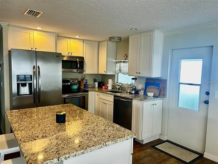 5742 Camelot Dr N — Photo 2