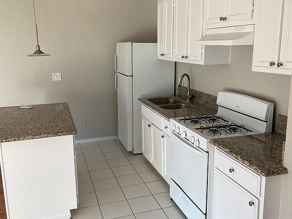 2nd image of 1830 N Kingsley Dr #203