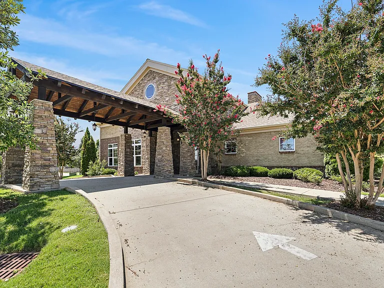 2861 Meadow Gln — Photo 52