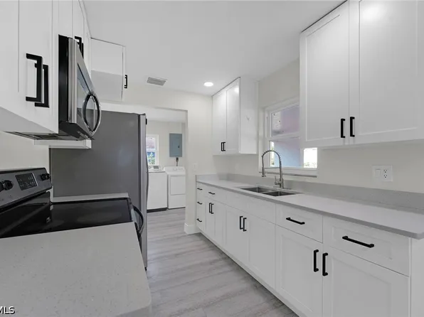 4800 Zana Dr, Fort Myers, FL 33905