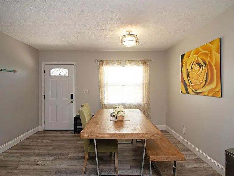 1635 Gladys St #2 — Photo 9
