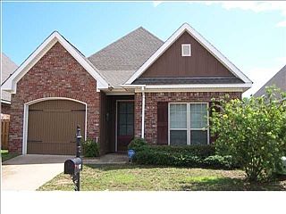 1st image of 923 Grant Park Dr