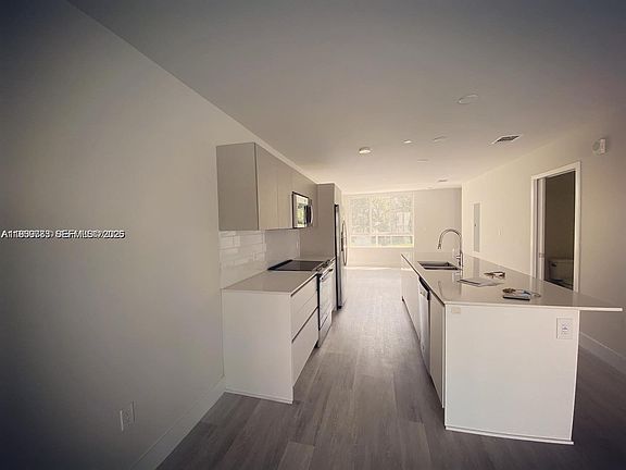 2nd image of 2505 NE 193rd St Unit 4204