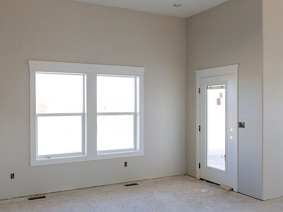 5th image of 818 E 1475 N