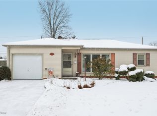 10099 Newkirk Dr, Parma Heights, OH 44130