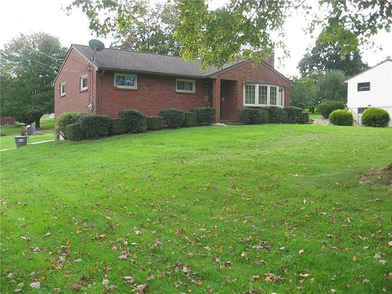 WELCOME TO 206 NORTH DRIVE!
