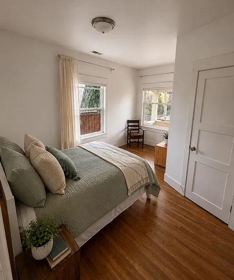2918 S Burnside Ave — Photo 13