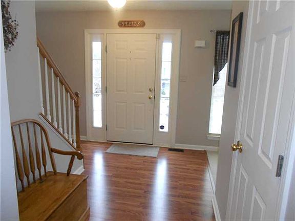 3rd image of 8021 Saddlewood Dr