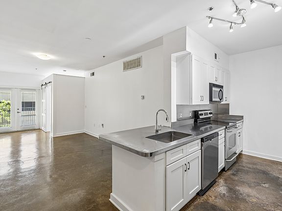 3rd image of 1803 Broadway APT 318