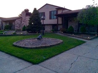 11849 Ontario Dr, Sterling Heights, MI 48313