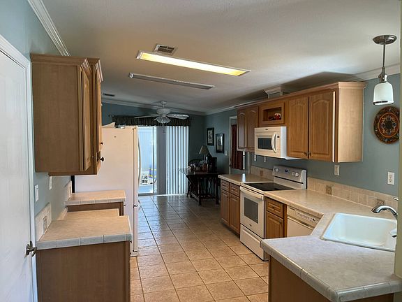 5th image of 2 Chatsworth Ln
