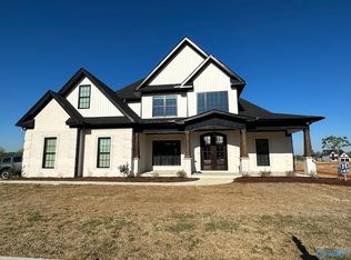 17949 Longleaf Dr, Athens, AL 35611