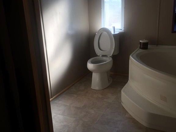 3rd image of 204 Forest Hollow Dr