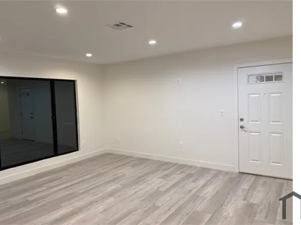 11420 Oxnard St, North Hollywood, CA 91606