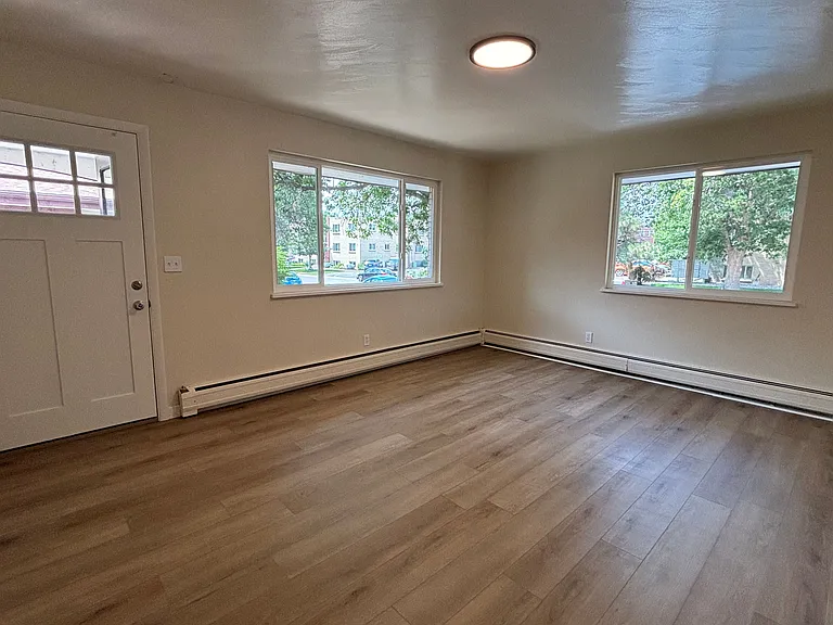 1112 W Ida Ave #A — Photo 4