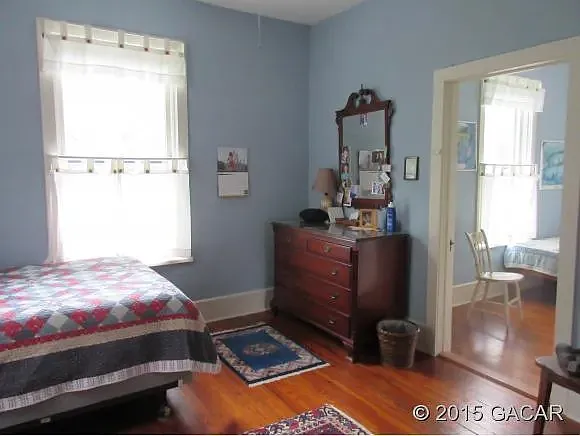 516 NE 2nd St — Photo 8