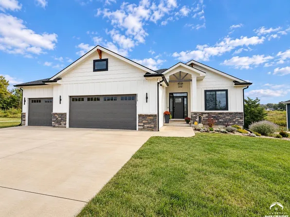 2510 SE Saturn Dr, Topeka, KS 66605