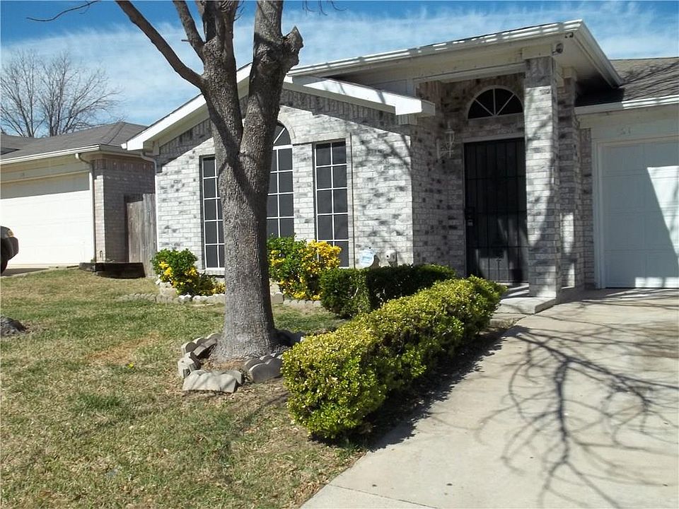 1st image of 121 Moss Hill Dr