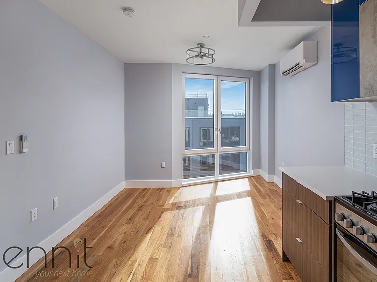 56 Ainslie St #2R — Photo 5