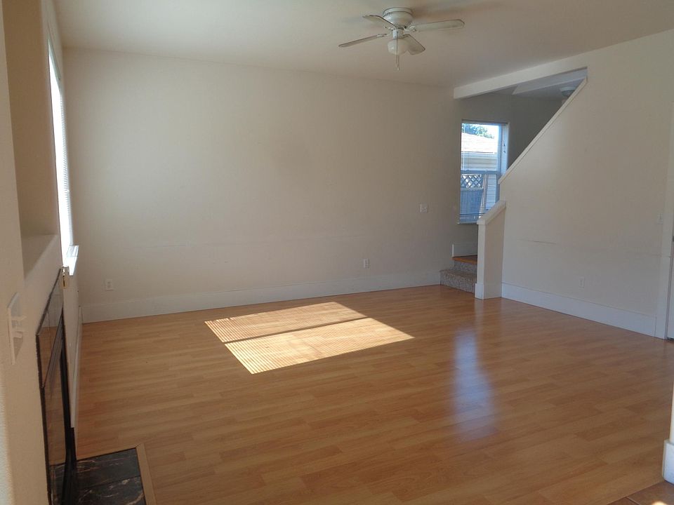 2nd image of 2834 Raleigh Ct SE