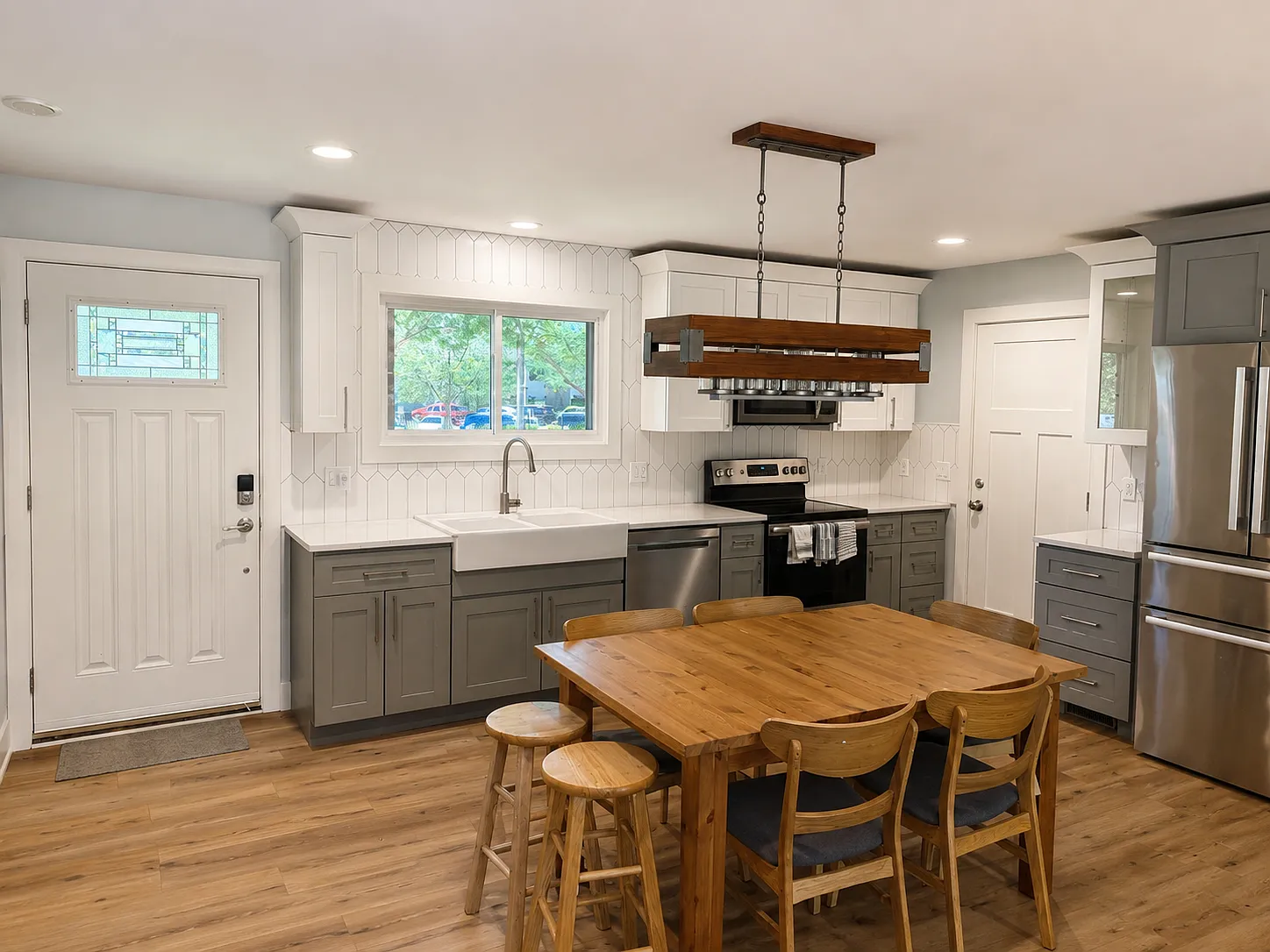 3 bed, 989 sqft, $2,600 — Photo 3