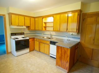 312 Bassett Rd, Bay Village, OH 44140