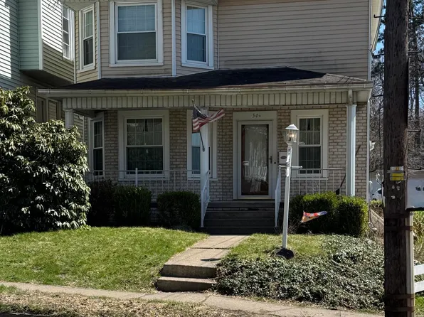 54 1/2 Canaan St, Carbondale, PA 18407