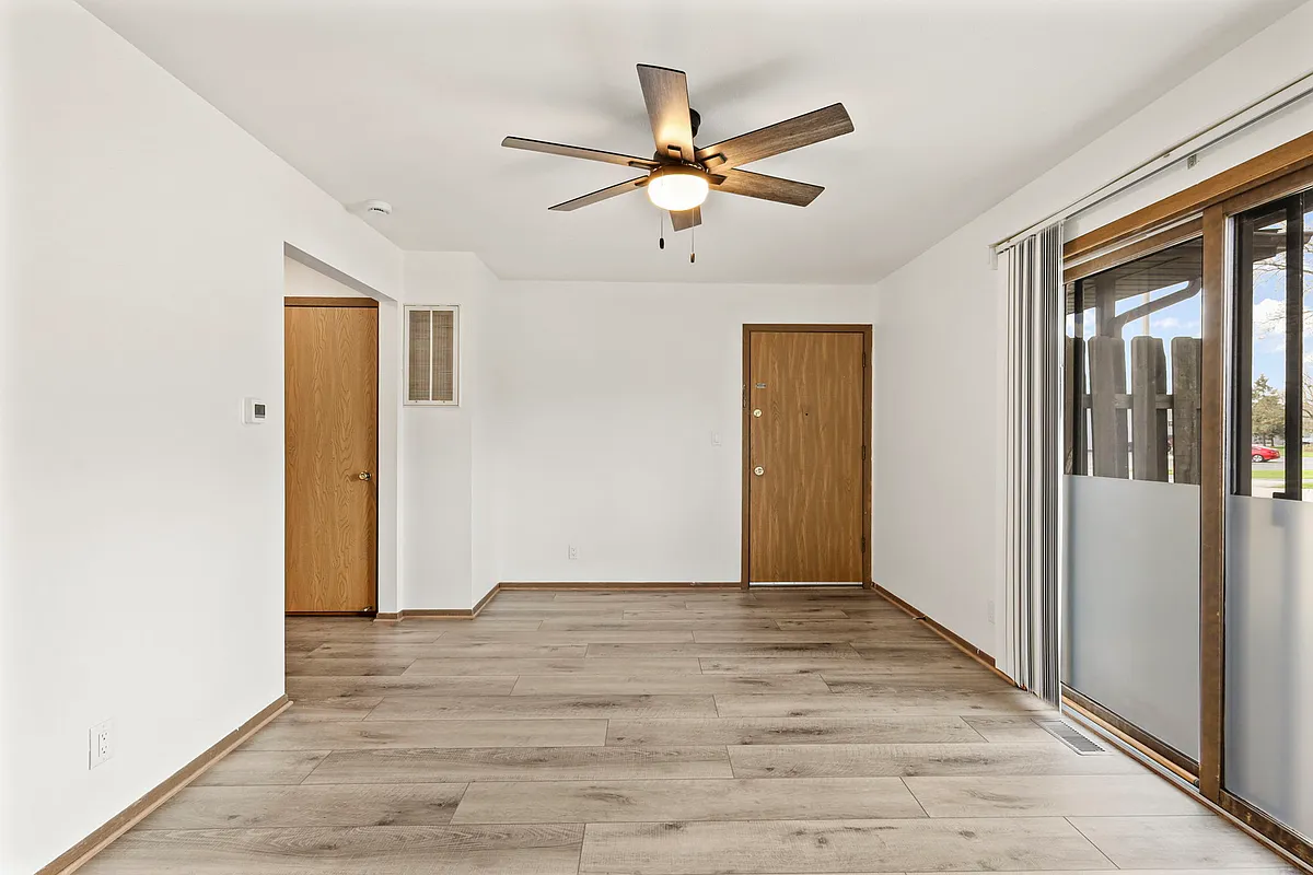 Building Photo - 618 Mary Ln #2