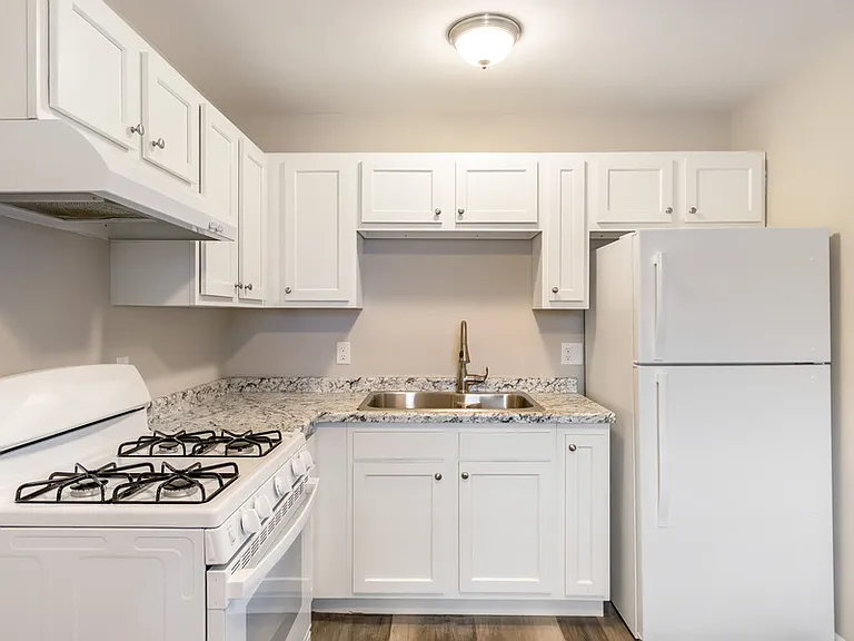 502 E Merrill Ave #8 — Photo 4