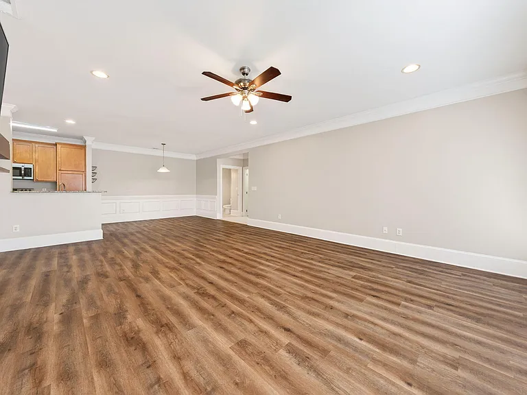 423 Waterford Lake Dr — Photo 22