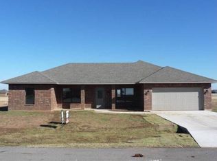 117 Arapaho St, Geronimo, OK 73543