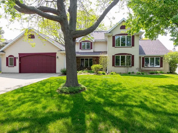 3605 N Winterset Dr, Appleton, WI 54911