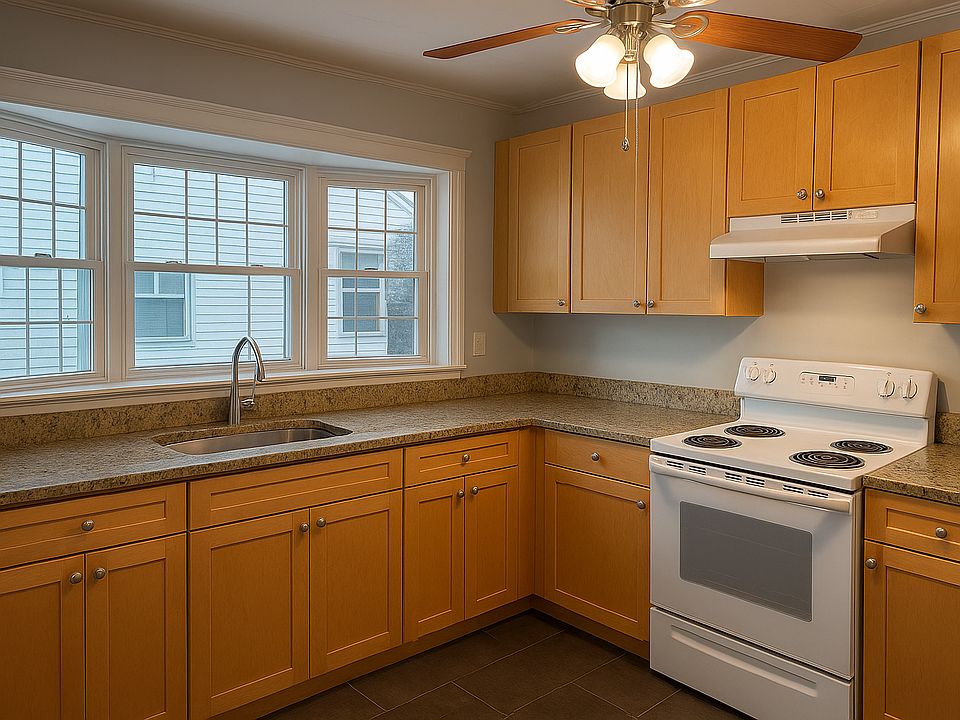 1st image of 125 E Elm Ave #1